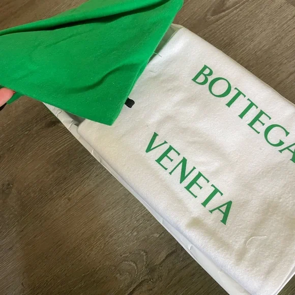 BOTTEGA VENETA
Parakeet Green Quilted Leather Padded Mule Heels Sandals 38 38.5 - Picture 7 of 8